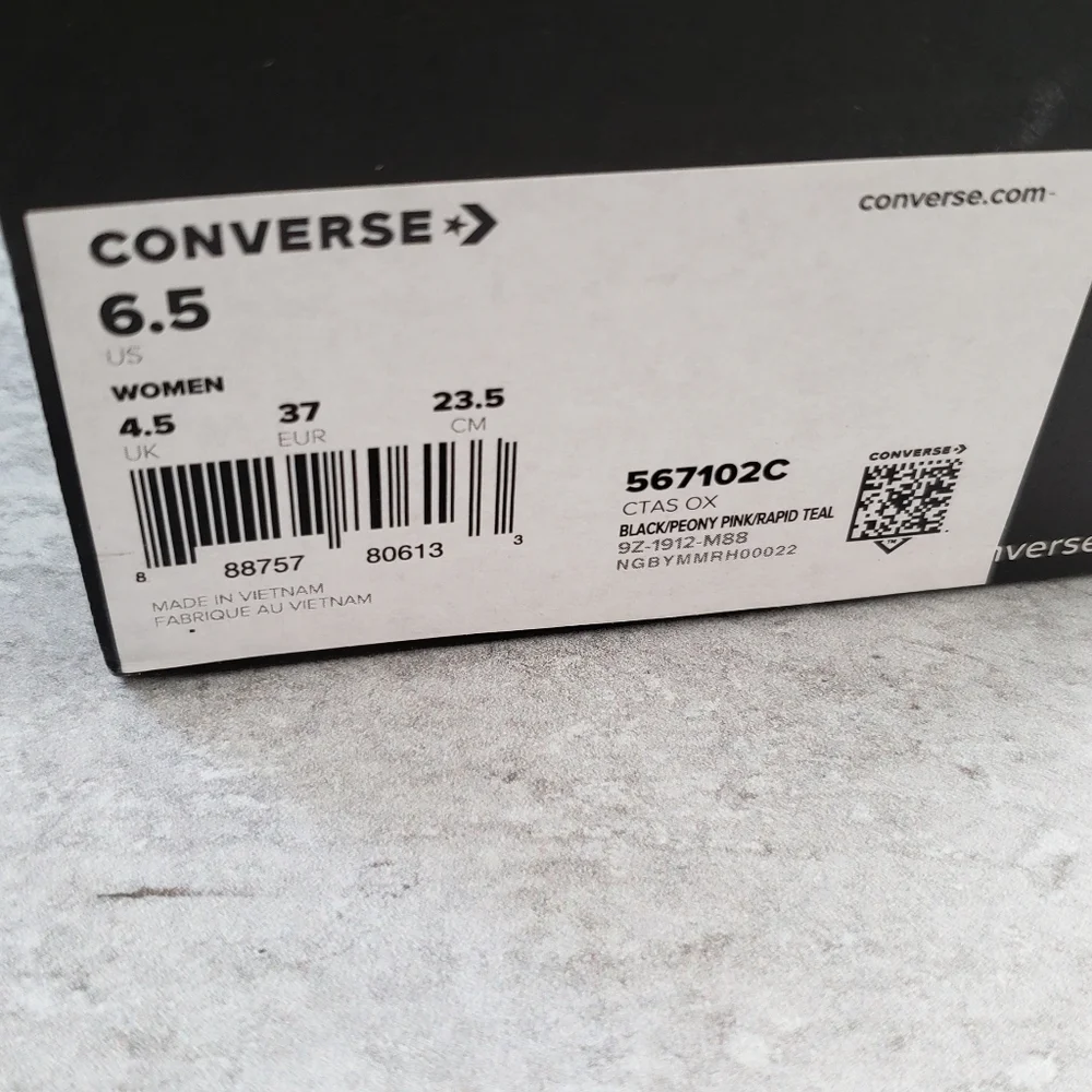 Converse CTAS VLTG Low Top Sneakers Chevron Heart Black Blue Pink SZ 6.5 - Picture 6 of 7